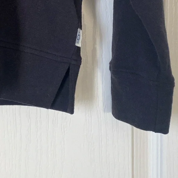 NWOT UGG Women's Black Hoodie/Sweater - Picture 4 of 7